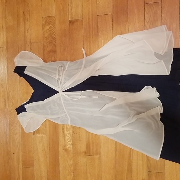 Dress - Picture 3 of 4